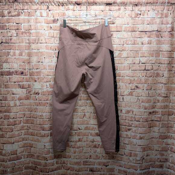 Walk Pop Pink Leggings with Black Side Panels - Picture 8 of 11